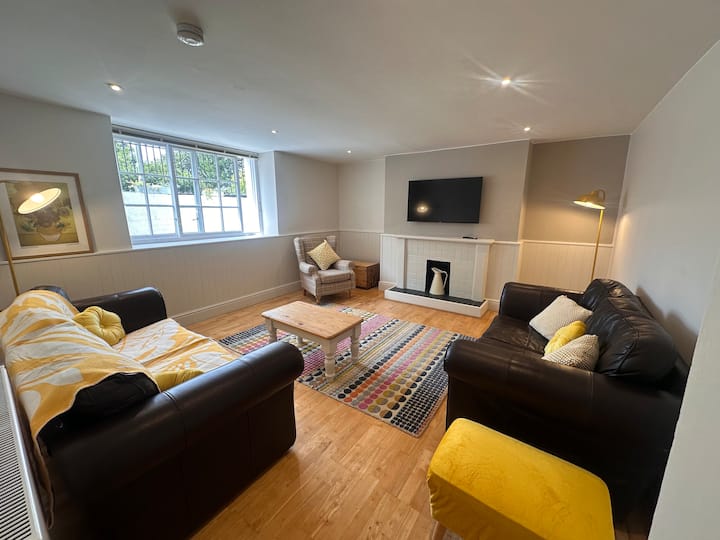 Newly Refurbished 3 Bedroom Spacious Beach Flat - Dawlish Warren