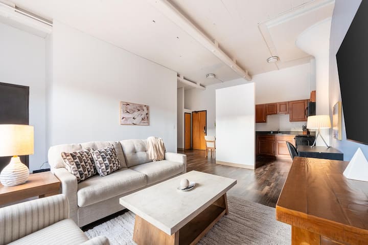Landing | Incredible 1bd, Courtyard - Springfield, MA