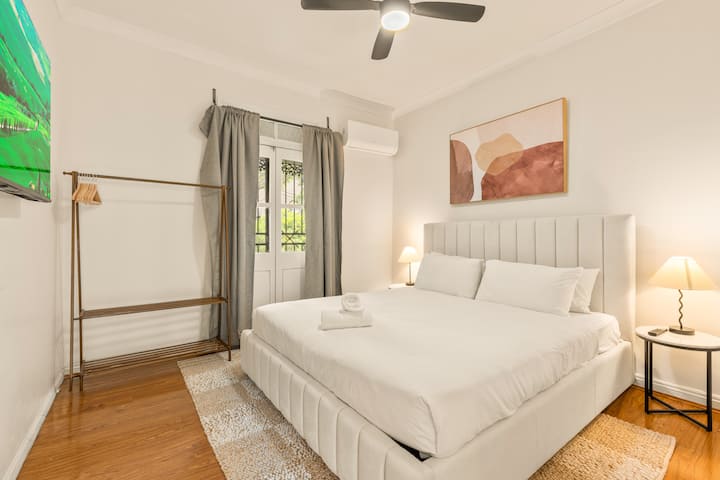 3br Home With Outdoor Dining Near Central Station - Sydney central station