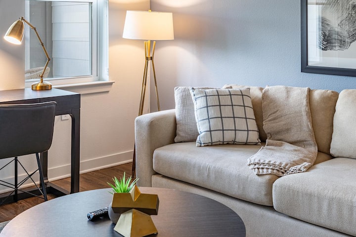 Landing | Amazing 1bd, Yoga Studio - Kissimmee, FL