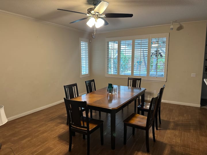 Detached Villa - Rancho Cucamonga, CA