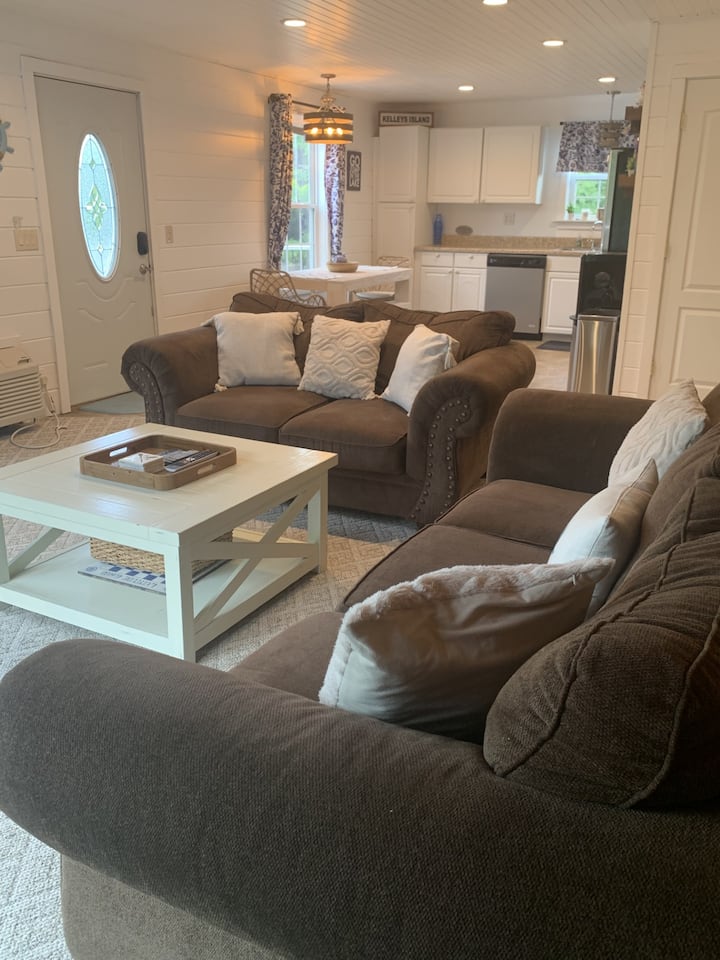 Stay & Play At Limestone Landing - Kelleys Island, OH