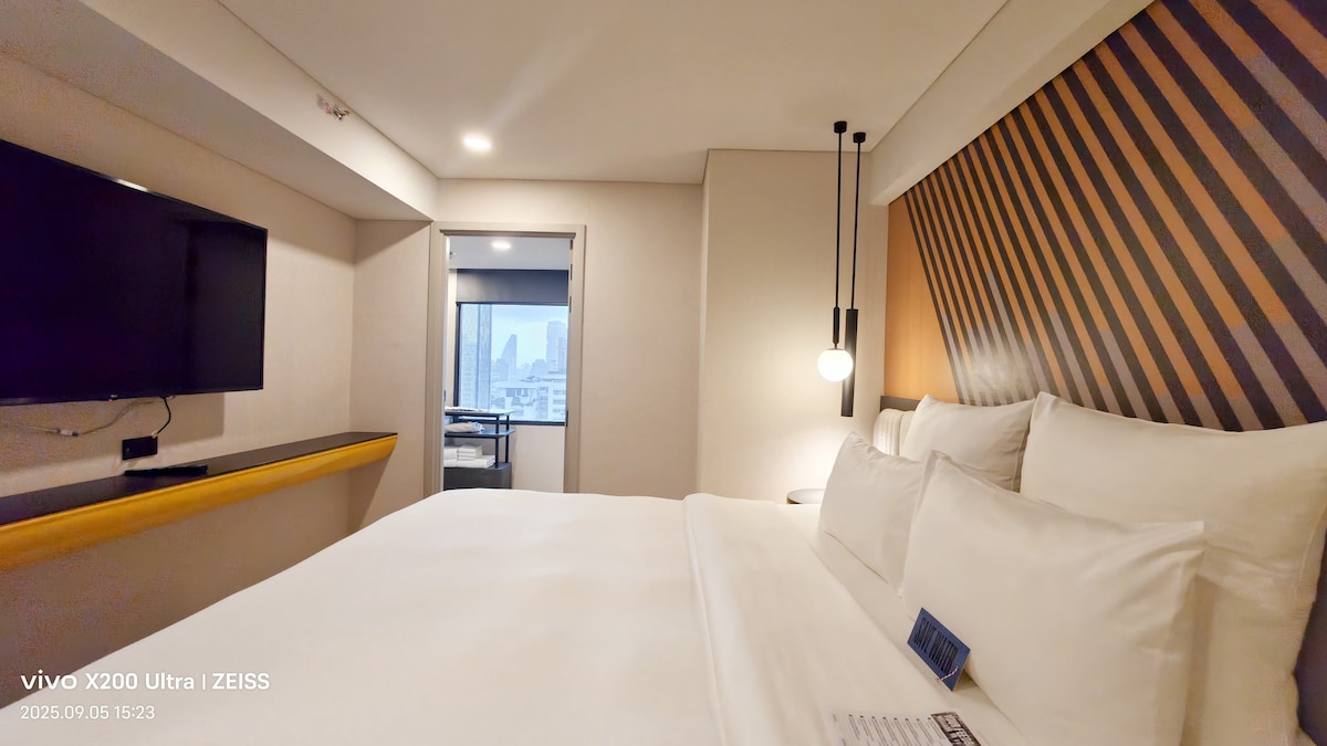 View of 10 city apartments that take skyline views to new heights - Dezeen