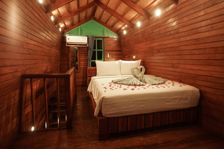 Serene Gili T Family Bungalow With Pool - Gili Islands