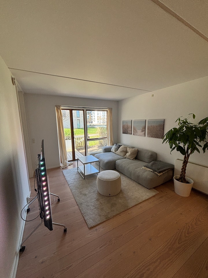 Spacious & Peaceful Flat With Big Terrace By Canal - Kopenhagen