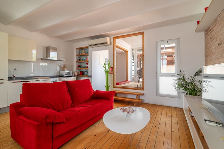 Stylish Penthouse Oasis With Private Terrace - Barcelona