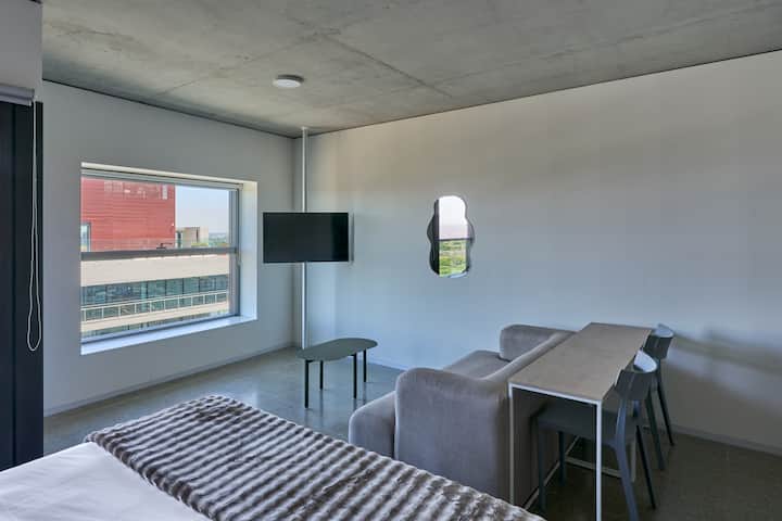 Estudio en Monserrat con balcón y amenities en Huergo 475