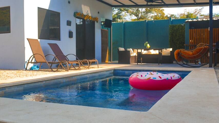 Pluma Verde: casa con piscina privada enTamarindo.
