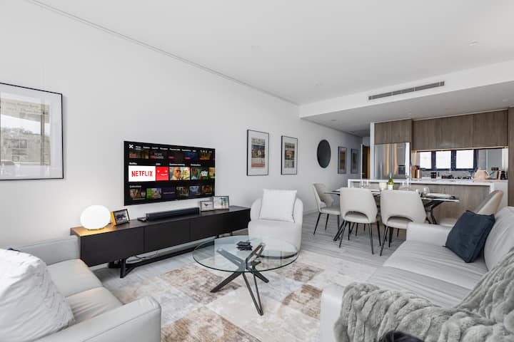 Modern Retreat With Water Views At The Archibald - Gosford
