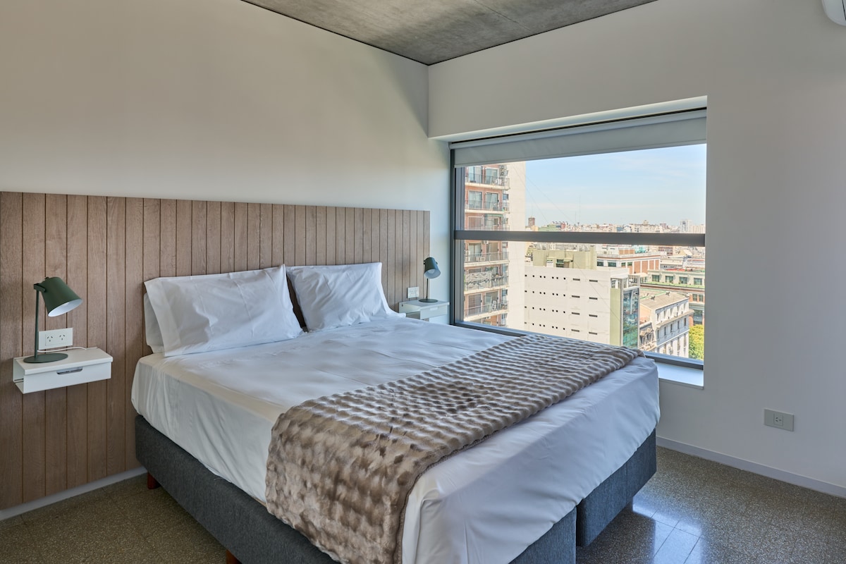 تخضع الأسرّة المزدوجة أو الفردية للتوافر.