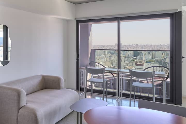 Monoambiente con balcón en Monserrat