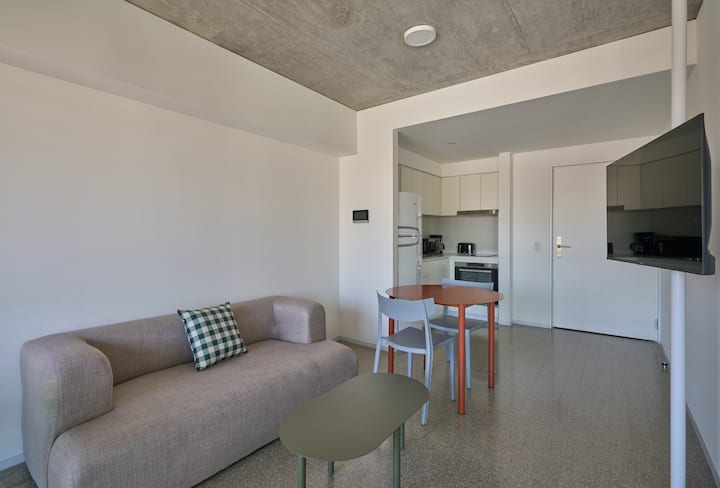 Monoambiente con balcón en Monserrat