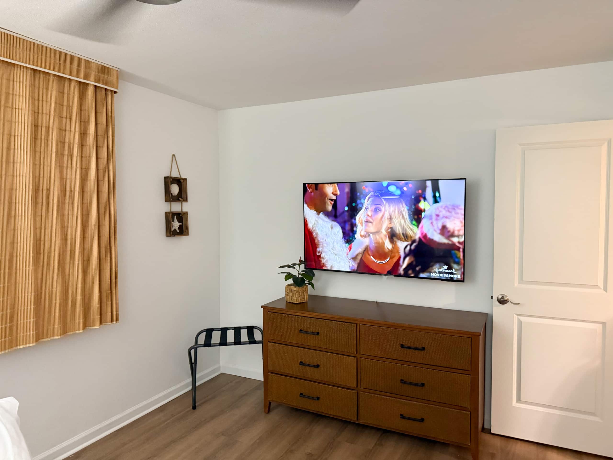 Condo in Lahaina · ★5.0 · 1 bedroom · 2 beds · 1 bath - Image 20