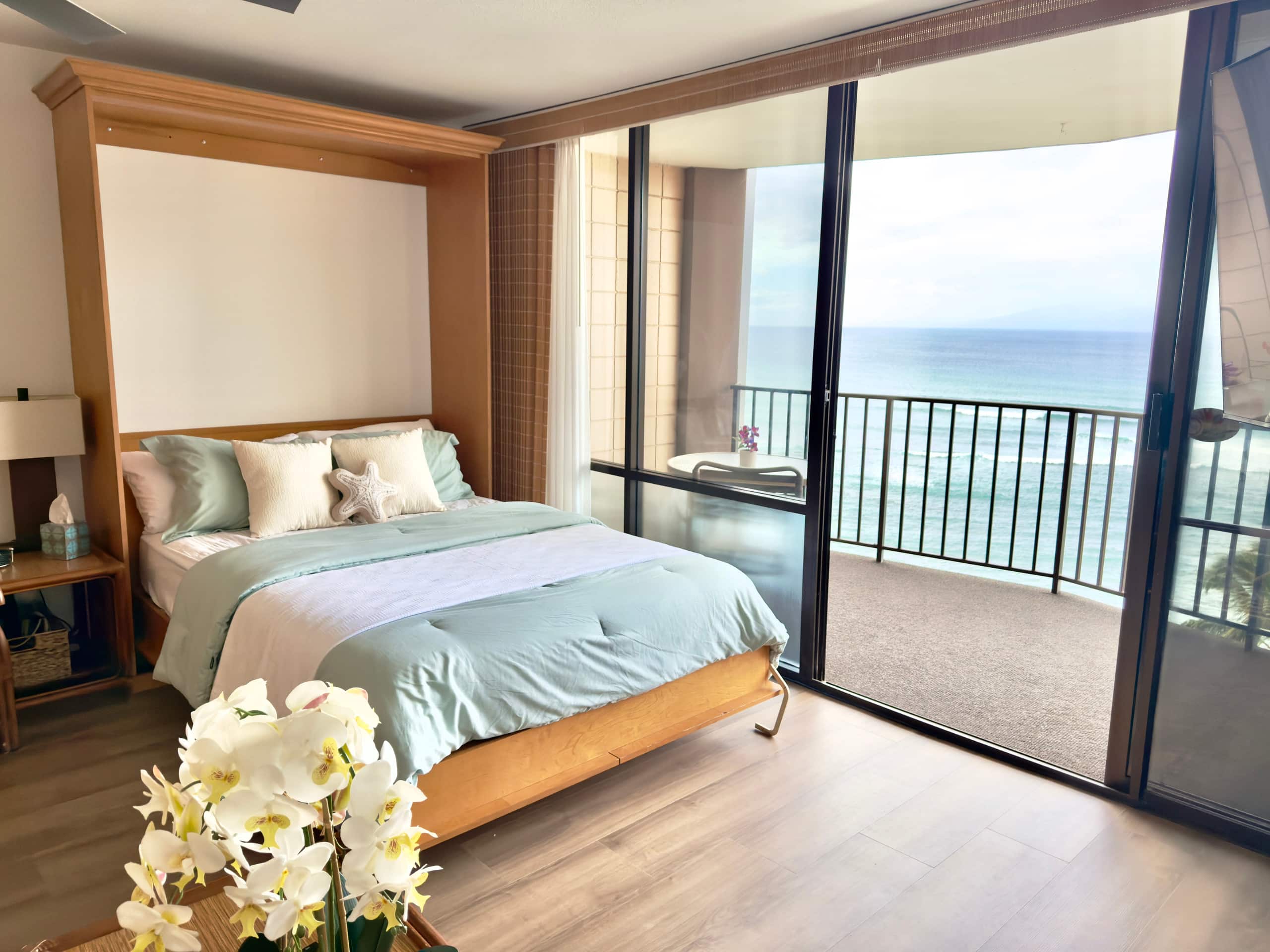 Condo in Lahaina · ★5.0 · 1 bedroom · 2 beds · 1 bath - Image 2