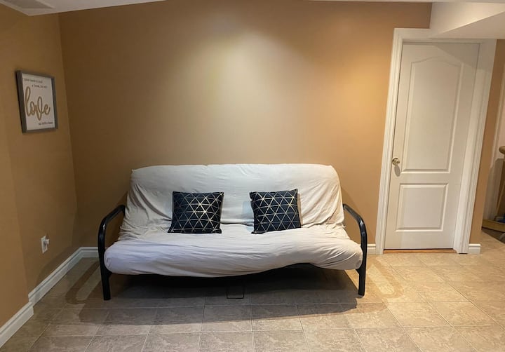 Cozy Basement Suite In Pickering - Ajax