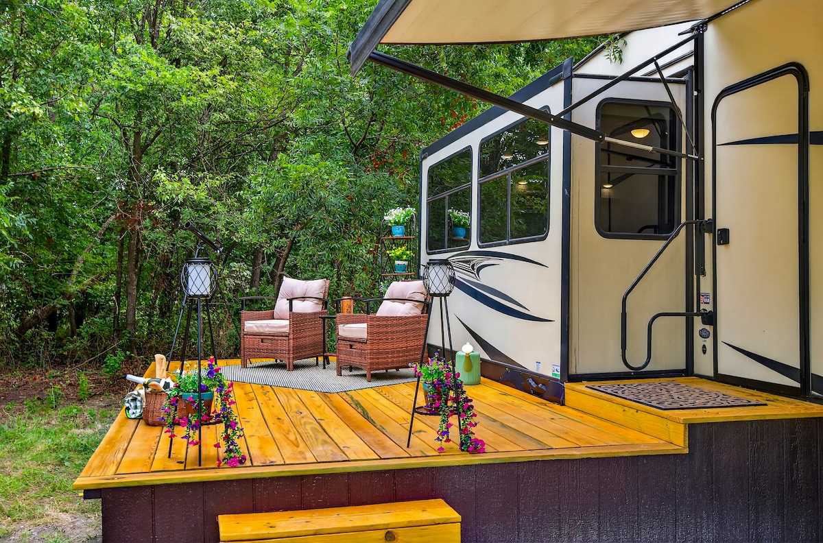 Wildflower Retreat – Glamping near Bartlesville OK - Campers/RVs