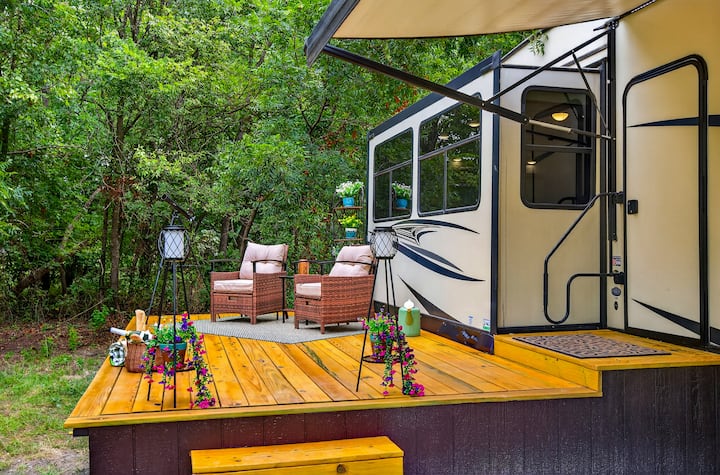 Wildflower Retreat – Glamping near Bartlesville OK - Campers/RVs