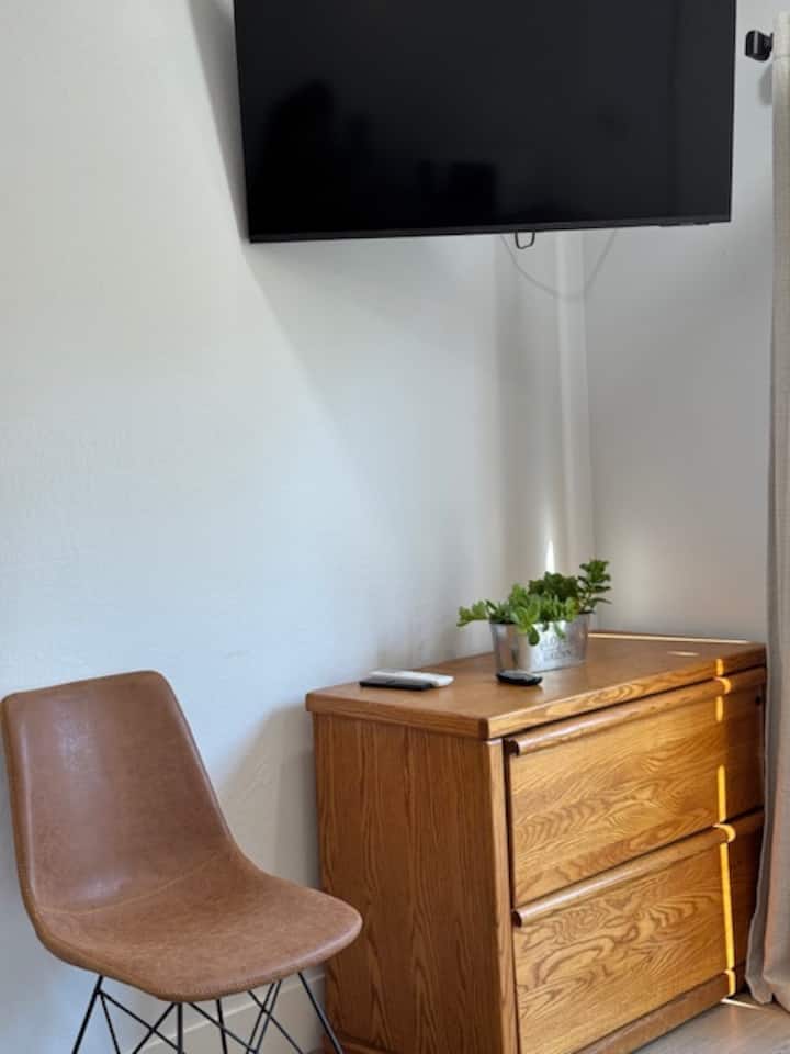 Newly Updated Own Entrance Private Suite - San Jose, CA