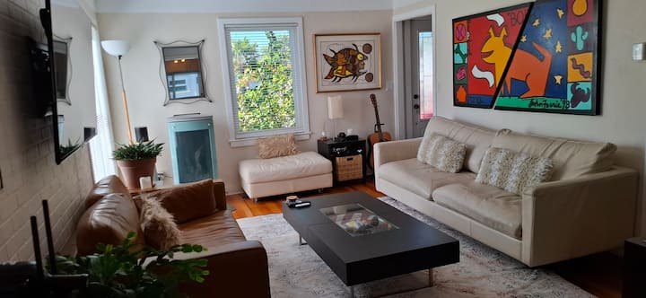 Family Cottage-house: James Bay 1 Blk To Ogden Pt. - Victoria