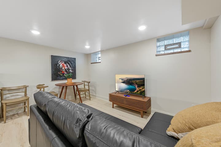 Brand New Build! The Burrow Guest Suite - Minneapolis, MN