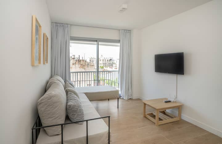 One-bedroom apartment in Monserrat