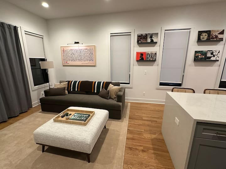 Modern Detroit Townhome, Steps From The Action - Detroit, MI