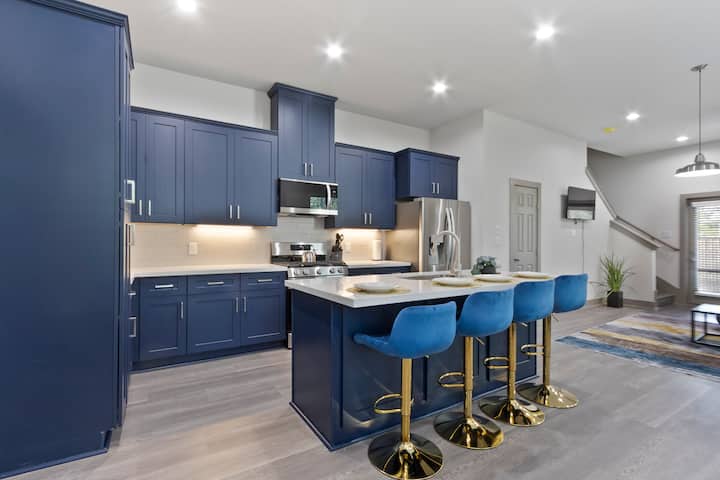 Gorgeous 3br Home W/private Yard + Garage - Westchase - Houston
