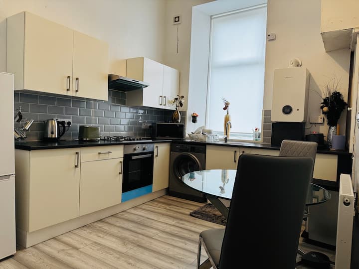 Executive Apartment 2br
Next To Queens Park - Glasgow