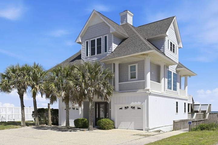 Oceanfront Home W/ Beach Access & Water View Pool - North Topsail Beach, NC