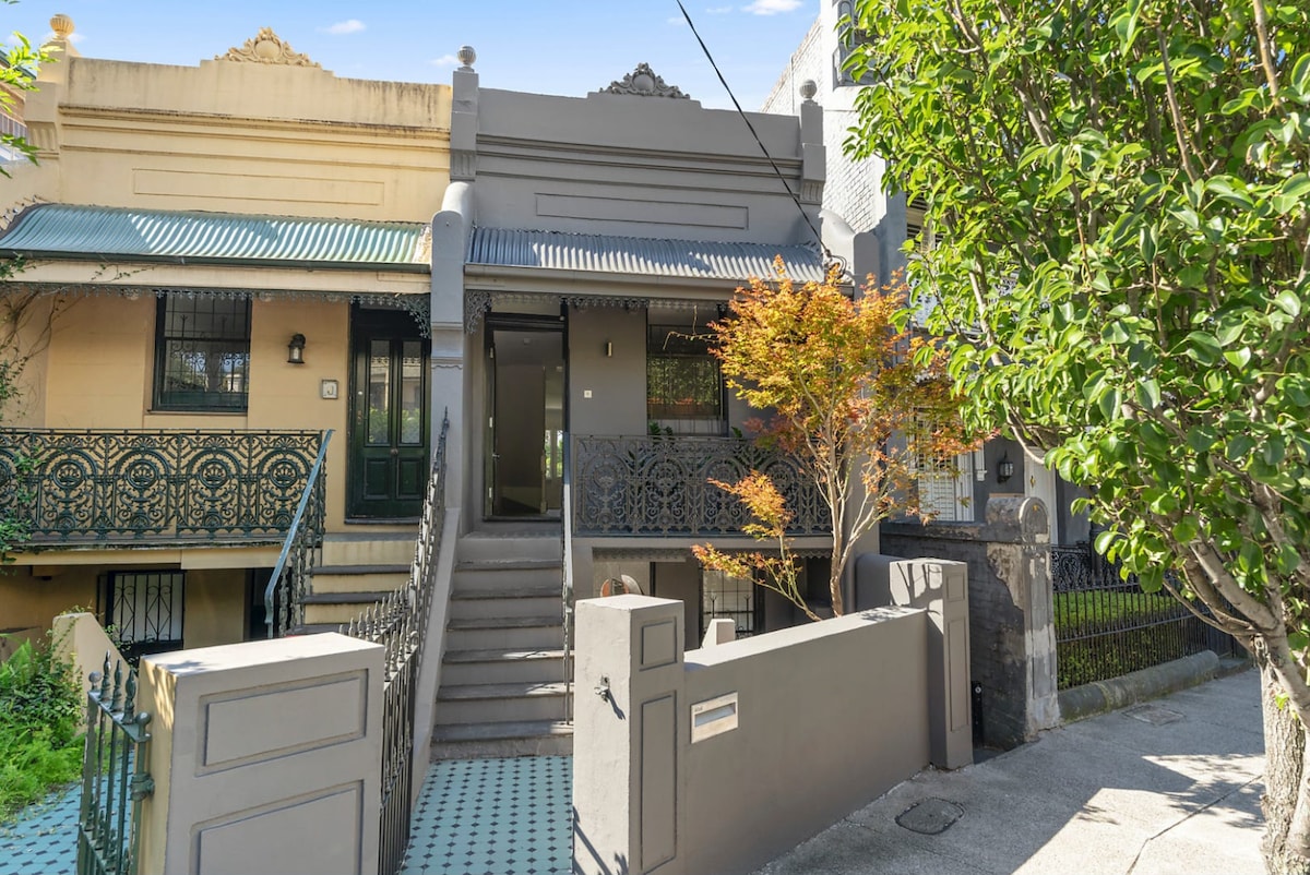 Elegant family Paddington retreat, parking & views - Houses for Rent in ...