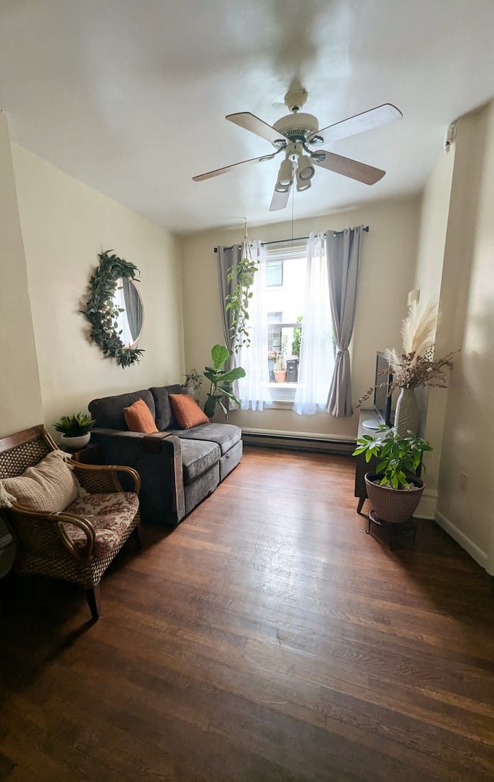 Charming Midtown Harrisburg Retreat - Harrisburg, PA