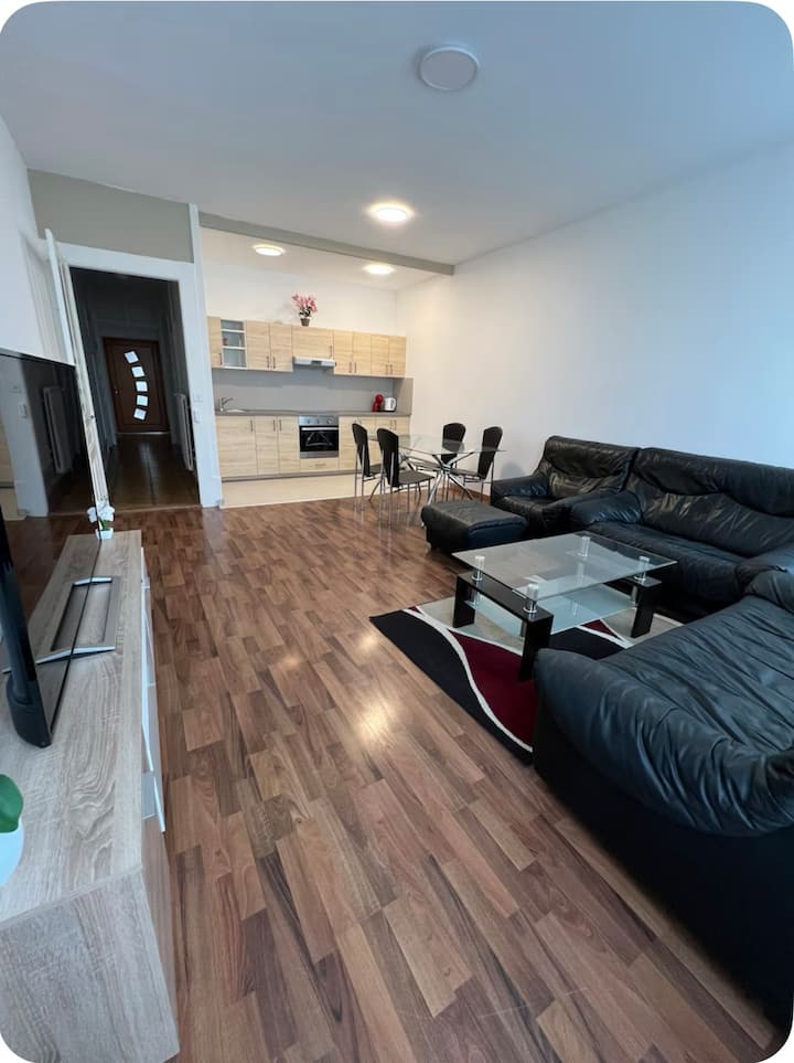 Joli Séjour Au Centre De Peseux - Neuchâtel