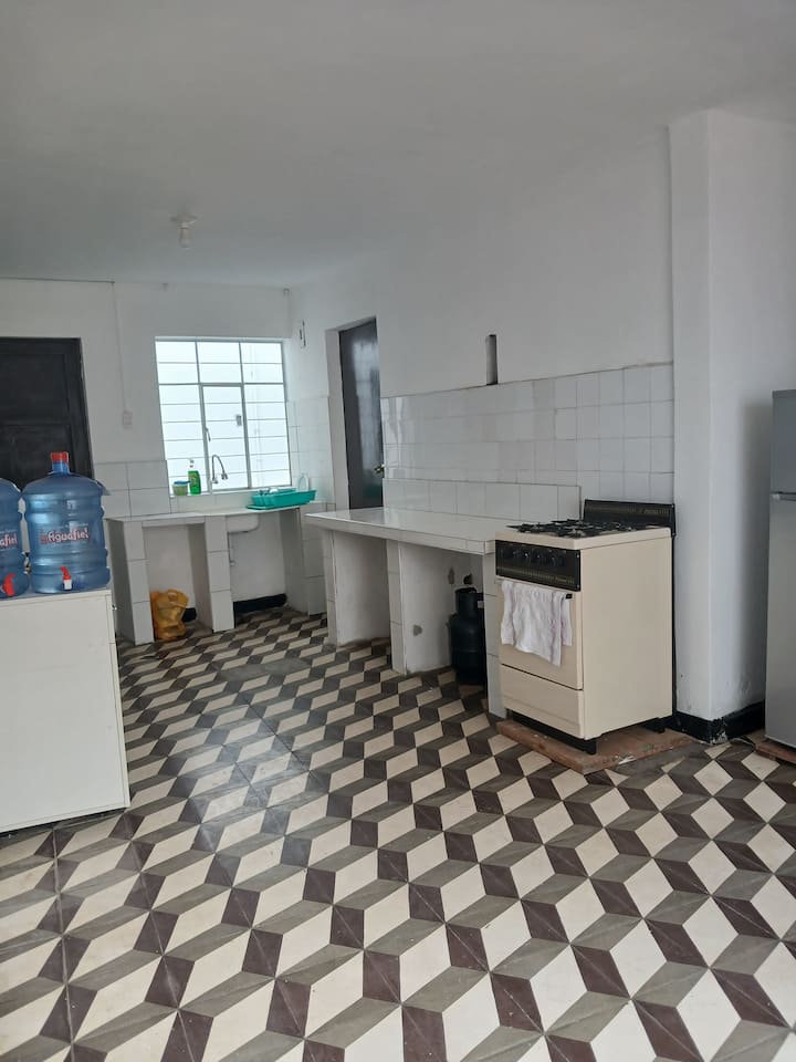 Casa Antigua Y Espaciosa - Trujillo, Peru