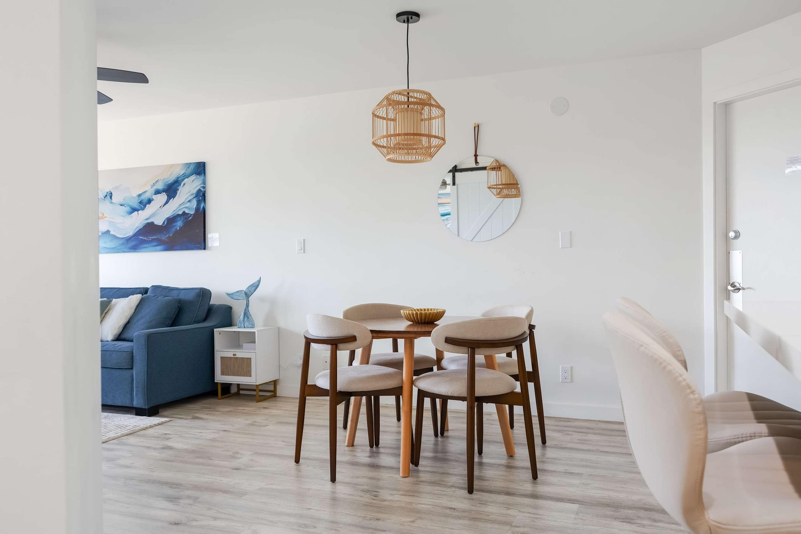 Top-floor condo w/ pool, lanai & beach access - Image 26