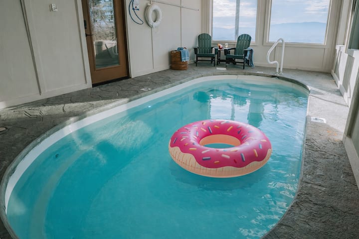 Indoor Pool • Mtn Views • Pickleball • Sleeps 20 - Tennessee
