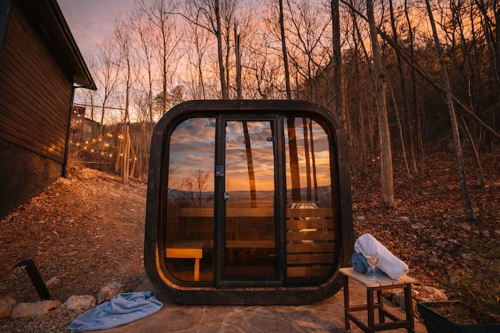 Indoor Pool • Mtn Views • Pickleball • Sleeps 20 - Tennessee