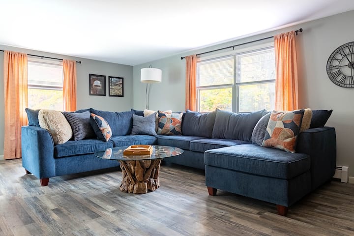 Split Level Home - Perfect For Multiple Families - Boston, NY