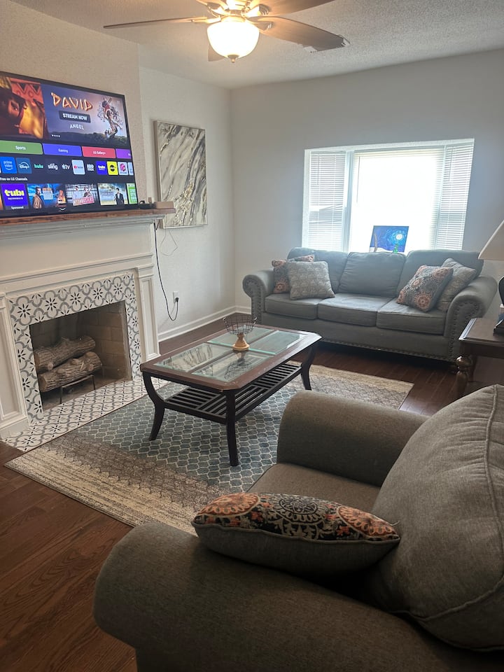 Newly Renovated 3br/2ba. Sleeps 8. Near Downtown. - Montgomery Zoo & Mann Wildlife Learning Museum, AL