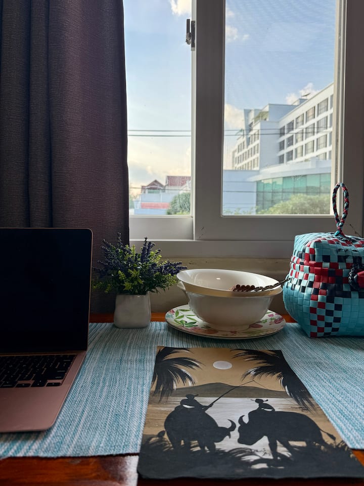 Comfy & Simple Apartment - Perfect Location - Laos