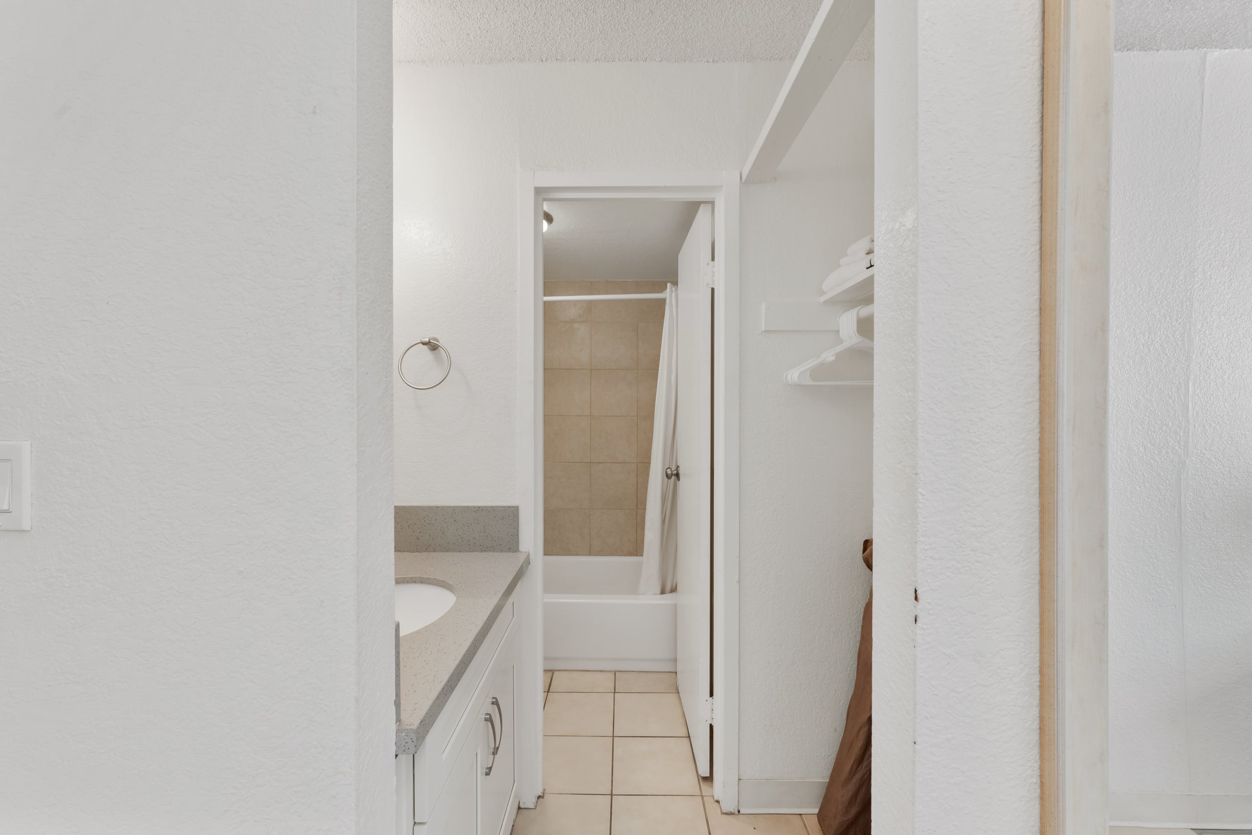 10F Convenient Cosy Studio @ Inn On the Park - Image 8