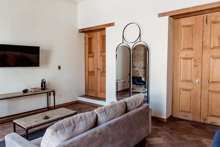 Suites Sopeña #5 | 2bd King + Balcón | Gto Centro - Guanajuato