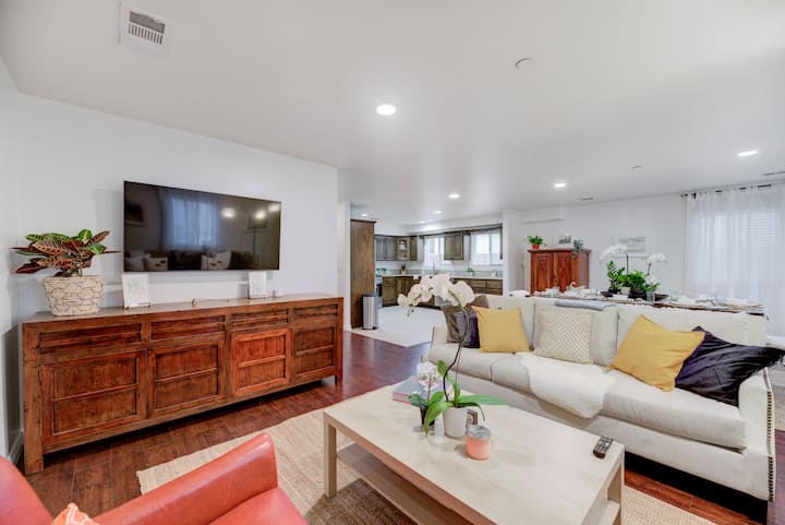 La Urban Retreat – Easy Access To Sofi, Dtla & Usc - Los Angeles, CA