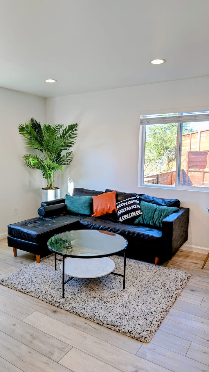 Resort Style 2br Stay | Quiet & Green Neighborhood - Castro Valley, CA