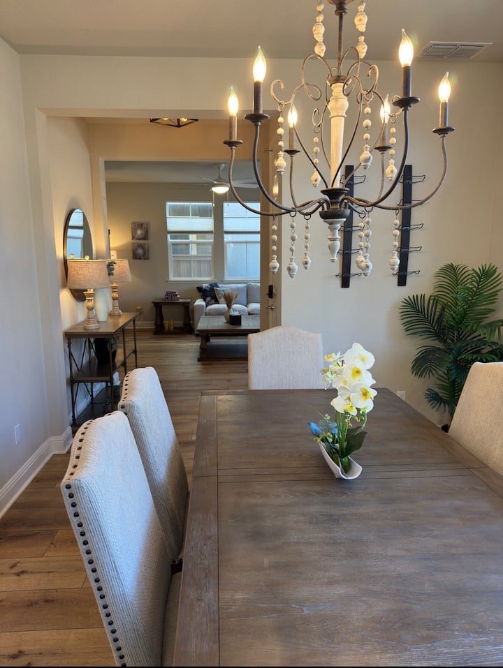 Modern 3br Home Near Shopping Centers - Rocklin, CA