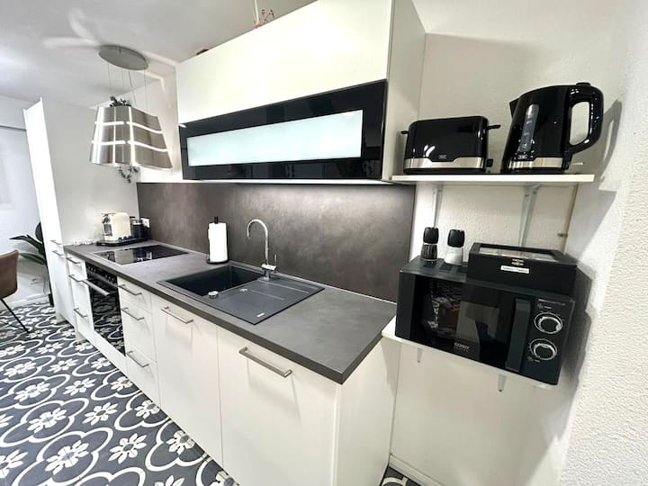 Luxx Home Rv-apartment 01-marienplatz-balkon-küche - Ravensburg