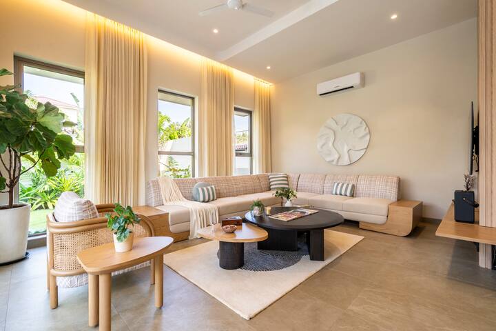 Living room image 1