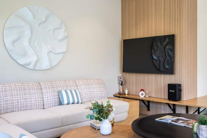 Living room image 2