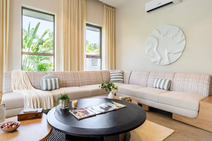 Living room image 10