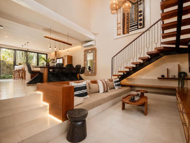 Elegant 4br Seminyak Villa, Enclosed Living, - Seminyak