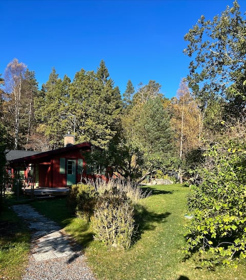 Archipelago accommodation with sauna and guest house